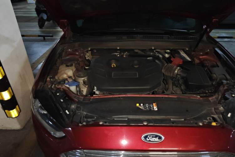Used Ford Mondeo 2013 2.0L GTDi 200 Fashion Edition Engine Bay Right