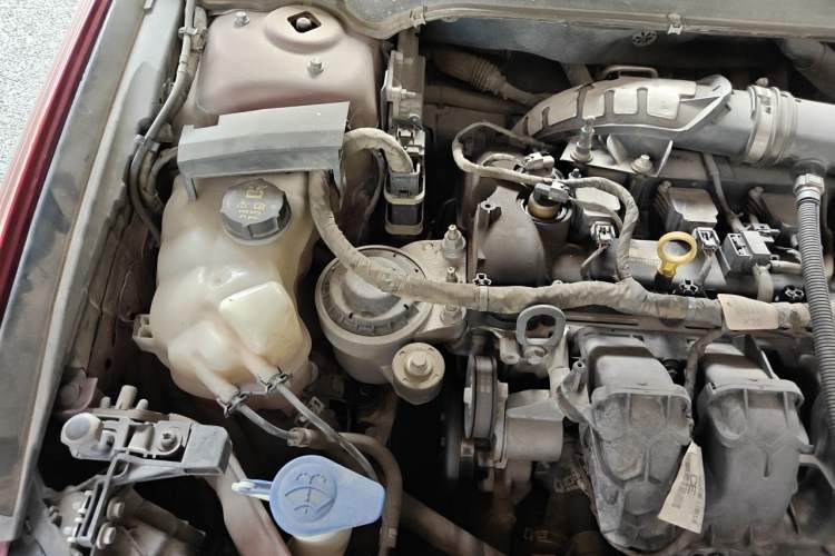 Used Ford Mondeo 2013 2.0L GTDi 200 Fashion Edition Engine Bay Right