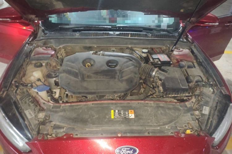 Used Ford Mondeo 2013 2.0L GTDi 200 Luxury Model Engine Bay