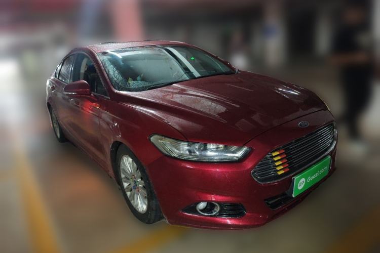 Used Ford Mondeo 2013 2.0L GTDi 200 Luxury Model Front Right 45 Deg