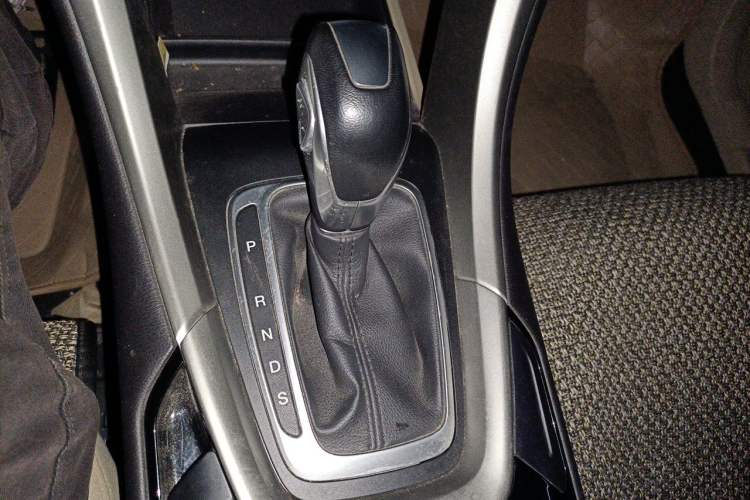 Used Ford Mondeo 2013 1.5L GTDi180 Comfort Model Gear Lever