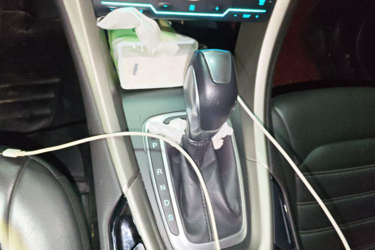Used Ford Mondeo 2013 2.0L GTDi 200 Fashion Edition Gear Lever