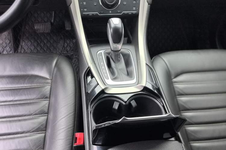 Used Ford Mondeo 2013 2.0L GTDi 200 Fashion Edition Gear Lever