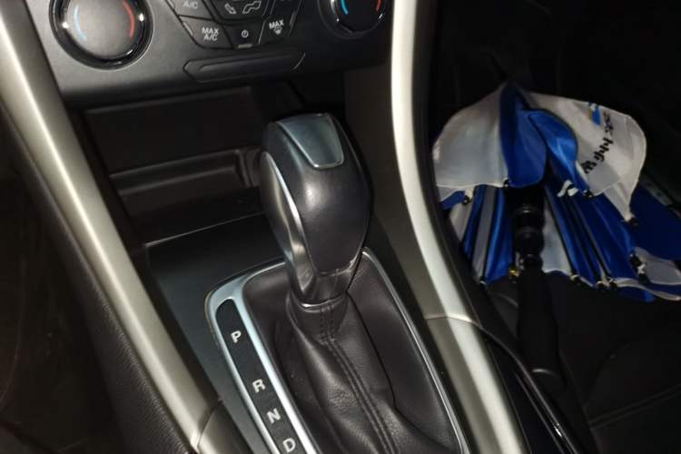 Used Ford Mondeo 2013 2.0L GTDi 200 Fashion Edition Gear Lever