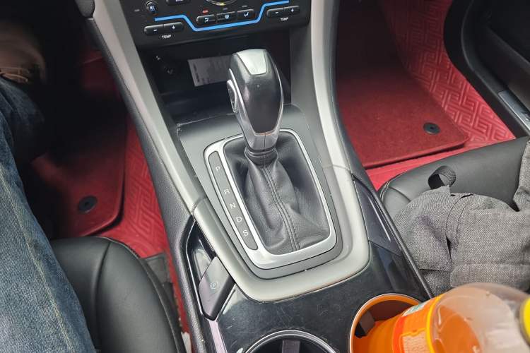Used Ford Mondeo 2013 1.5L GTDi180 Fashion Edition Gear Lever