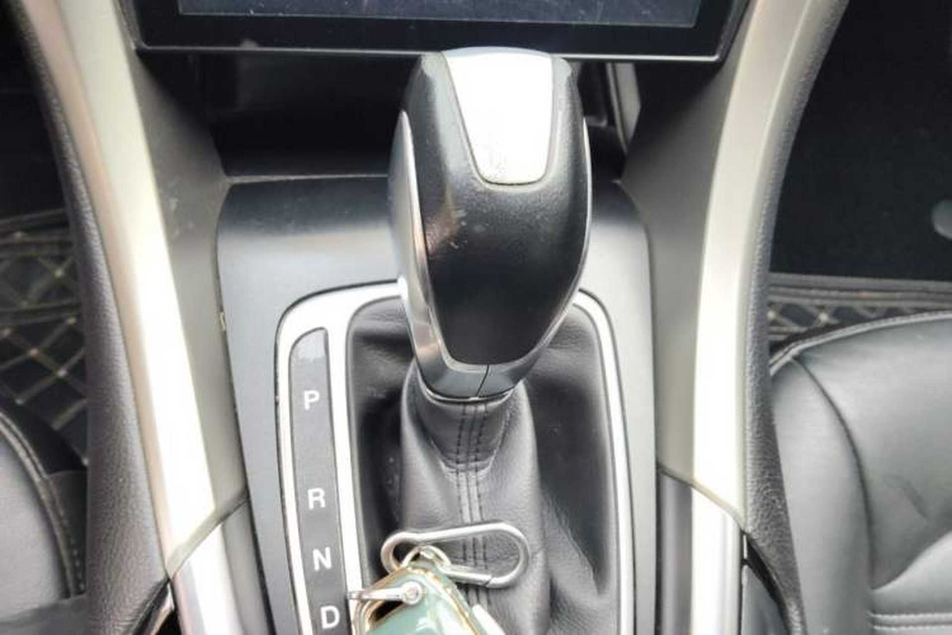Used Ford Mondeo 2013 2.0L GTDi 200 Fashion Edition Gear Lever