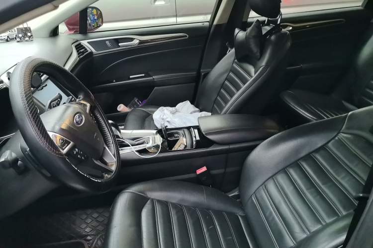 Used Ford Mondeo 2013 2.0L GTDi 200 Fashion Edition Left Front Seat