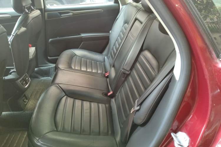 Used Ford Mondeo 2013 2.0L GTDi 200 Fashion Edition Left Rear Seat