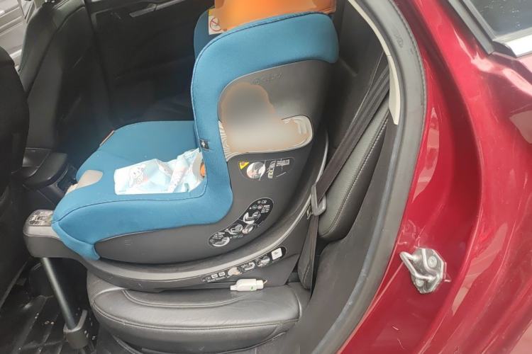 Used Ford Mondeo 2013 2.0L GTDi240 Luxury Sport Model Left Rear Seat