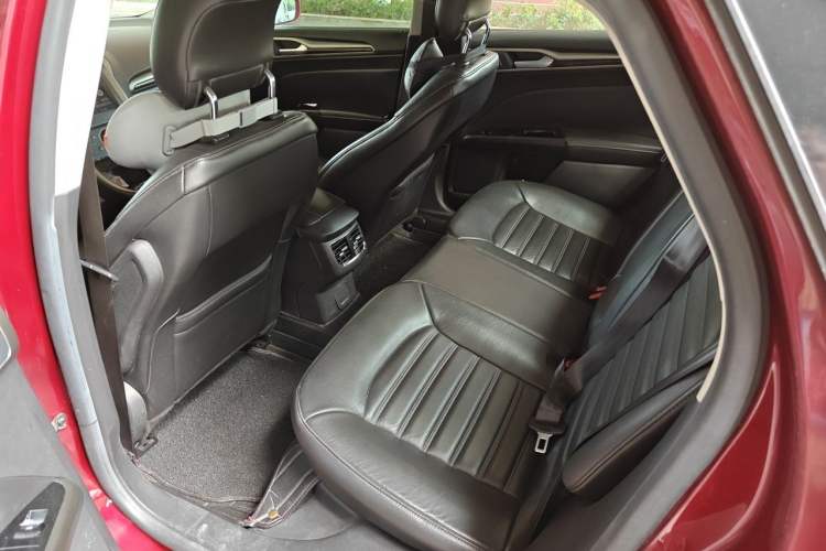 Used Ford Mondeo 2013 2.0L GTDi 200 Fashion Edition Left Rear Seat