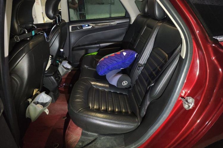 Used Ford Mondeo 2013 2.0L GTDi 200 Luxury Model Left Rear Seat