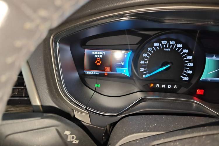 Used Ford Mondeo 2013 2.0L GTDi 200 Luxury Model Odometer Close Up
