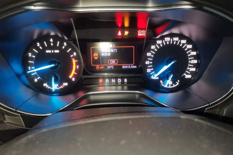 Used Ford Mondeo 2013 2.0L GTDi 200 Fashion Edition Odometer Close Up