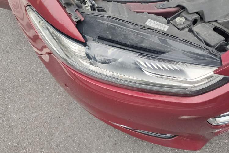 Used Ford Mondeo 2013 2.0L GTDi 200 Luxury Model Right Front Headlight