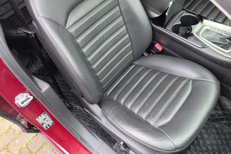 Used Ford Mondeo 2013 2.0L GTDi 200 Fashion Edition Right Front Seat