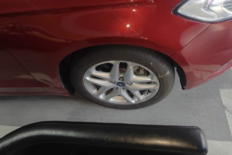 Used Ford Mondeo 2013 1.5L GTDi180 Fashion Edition Right Front Wheel Hub