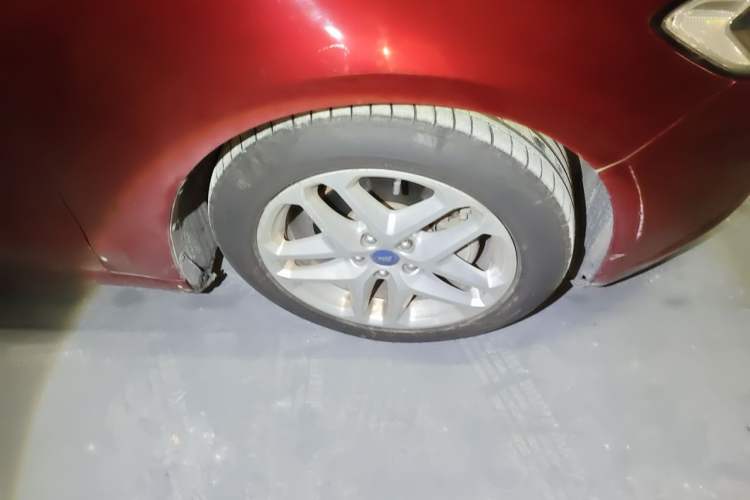 Used Ford Mondeo 2013 1.5L GTDi180 Fashion Edition Right Front Wheel Hub