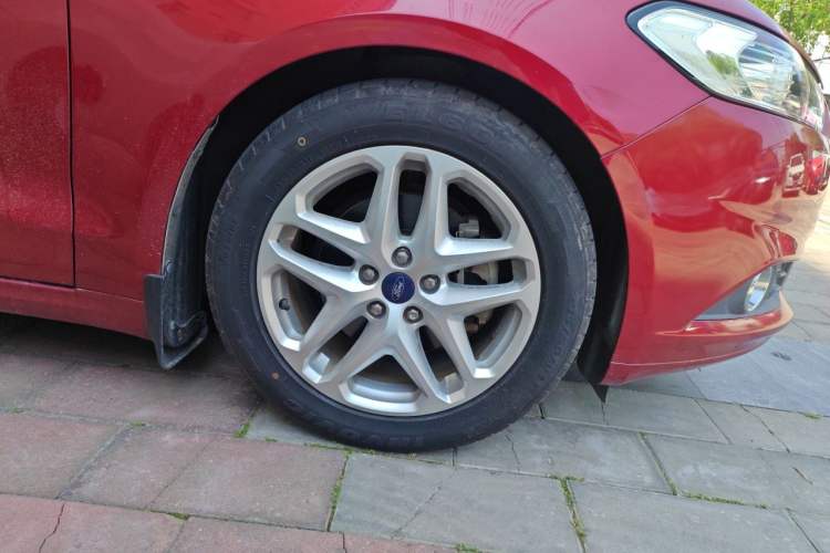 Used Ford Mondeo 2013 1.5L GTDi180 Fashion Edition Right Front Wheel Hub