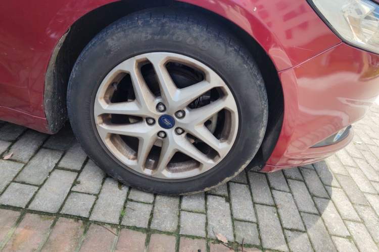 Used Ford Mondeo 2013 1.5L GTDi180 Fashion Edition Right Front Wheel Hub