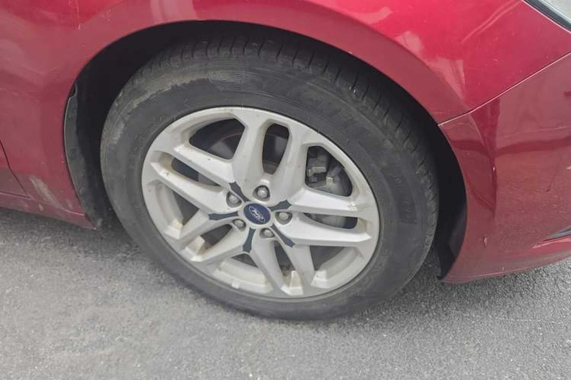 Used Ford Mondeo 2013 1.5L GTDi180 Fashion Edition Right Front Wheel Hub