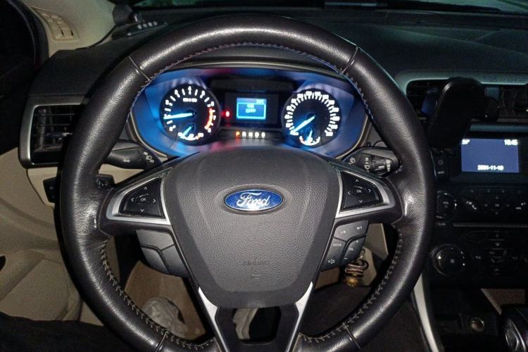 Used Ford Mondeo 2013 1.5L GTDi180 Comfort Model Steering Wheel