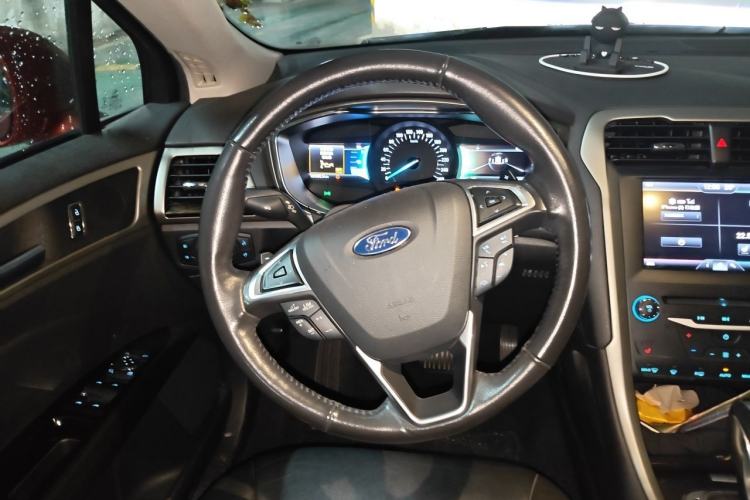 Used Ford Mondeo 2013 2.0L GTDi 200 Luxury Model Steering Wheel