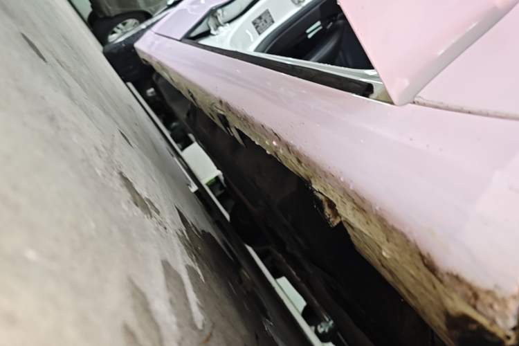 Used Ford Mondeo 2013 2.0L GTDi 200 Luxury Model Right Side Sill