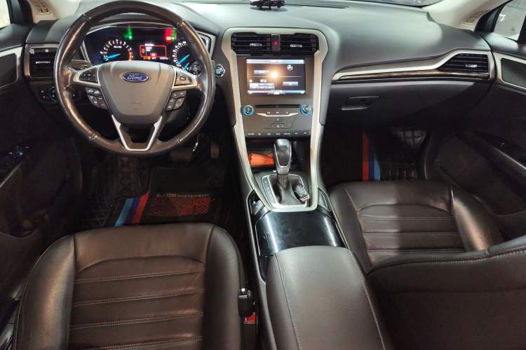 Used Ford Mondeo 2013 2.0L GTDi 200 Fashion Edition Audio And AC Panel