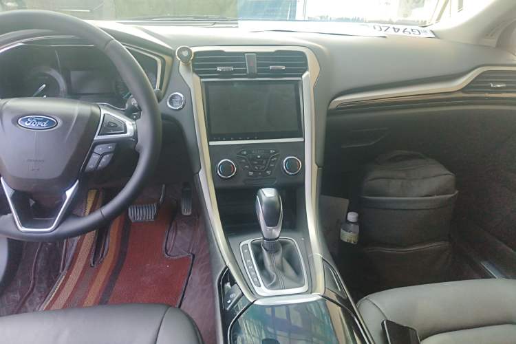 Used Ford Mondeo 2013 2.0L GTDi 200 Fashion Edition Audio And AC Panel
