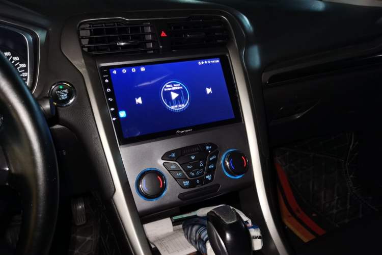Used Ford Mondeo 2013 2.0L GTDi 200 Fashion Edition Audio And AC Panel
