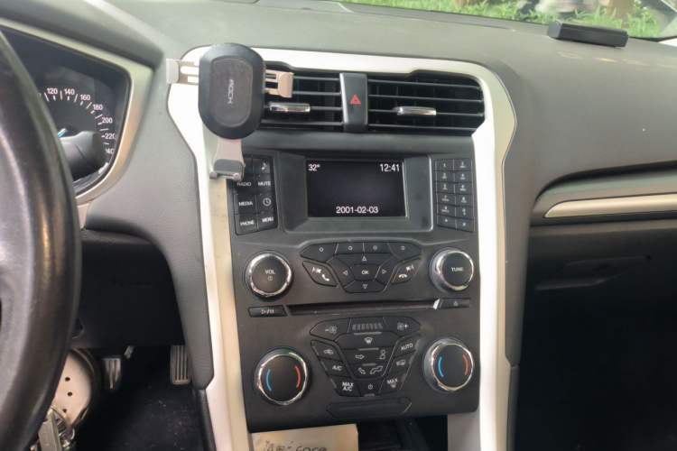 Used Ford Mondeo 2013 1.5L GTDi180 Fashion Edition Audio And AC Panel