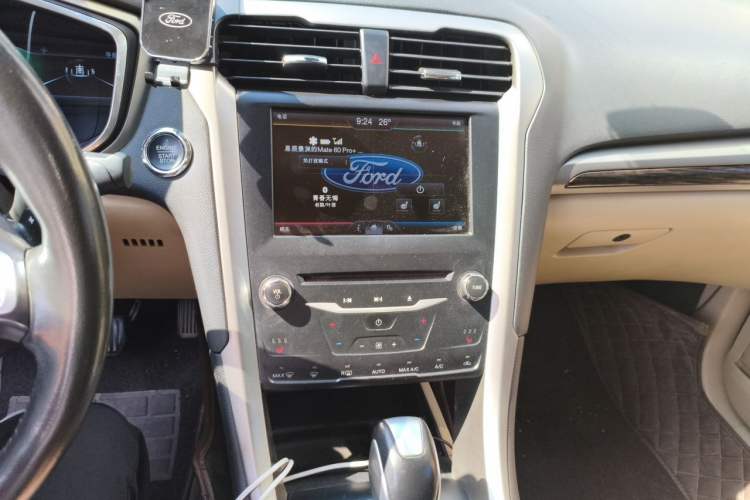 Used Ford Mondeo 2013 2.0L GTDi 200 Luxury Model Audio And AC Panel