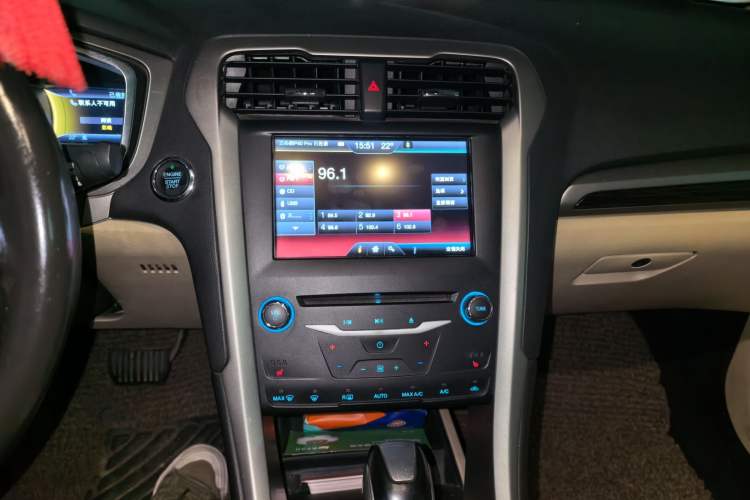 Used Ford Mondeo 2013 2.0L GTDi 200 Luxury Model Audio And AC Panel