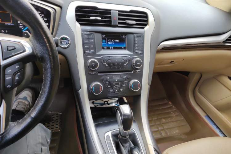 Used Ford Mondeo 2013 2.0L GTDi 200 Fashion Edition Audio And AC Panel