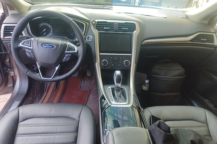 Used Ford Mondeo 2013 2.0L GTDi 200 Fashion Edition Center Console
