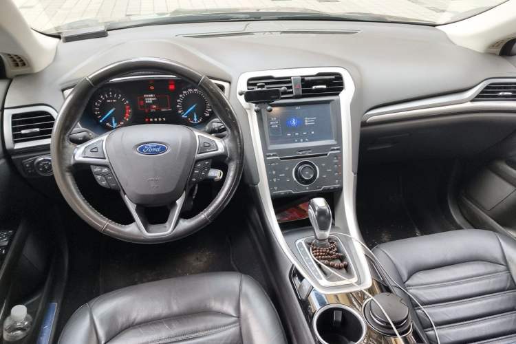 Used Ford Mondeo 2013 1.5L GTDi180 Fashion Edition Center Console
