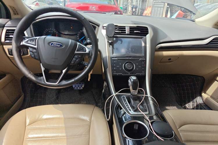 Used Ford Mondeo 2013 1.5L GTDi180 Fashion Edition Center Console