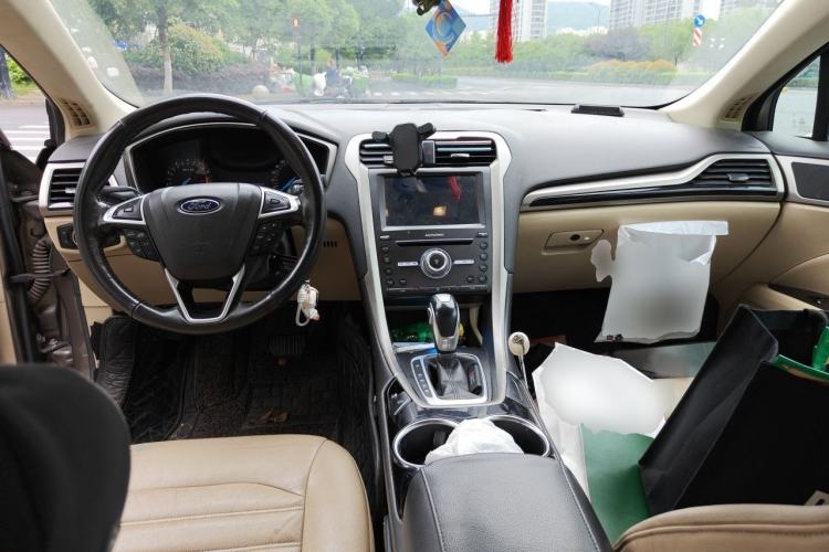 Used Ford Mondeo 2013 1.5L GTDi180 Fashion Edition Center Console