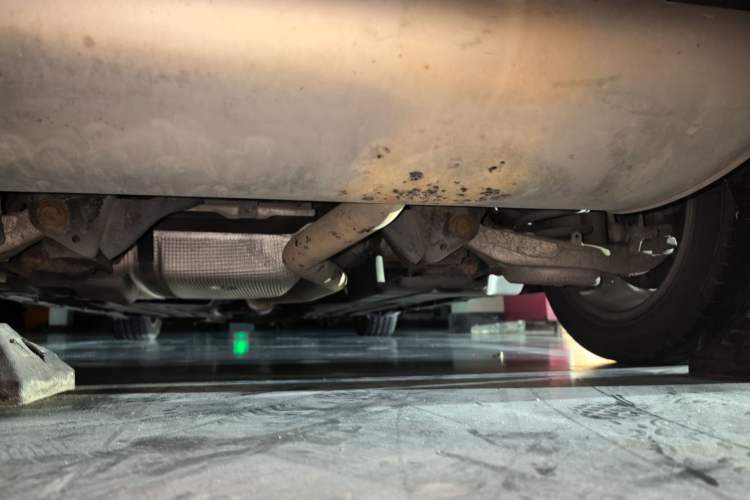 Used Ford Mondeo 2013 2.0L GTDi 200 Luxury Model Chassis Rear