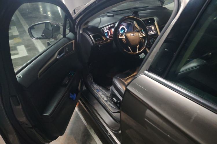 Used Ford Mondeo 2013 2.0L GTDi 200 Fashion Edition Driver Seat
