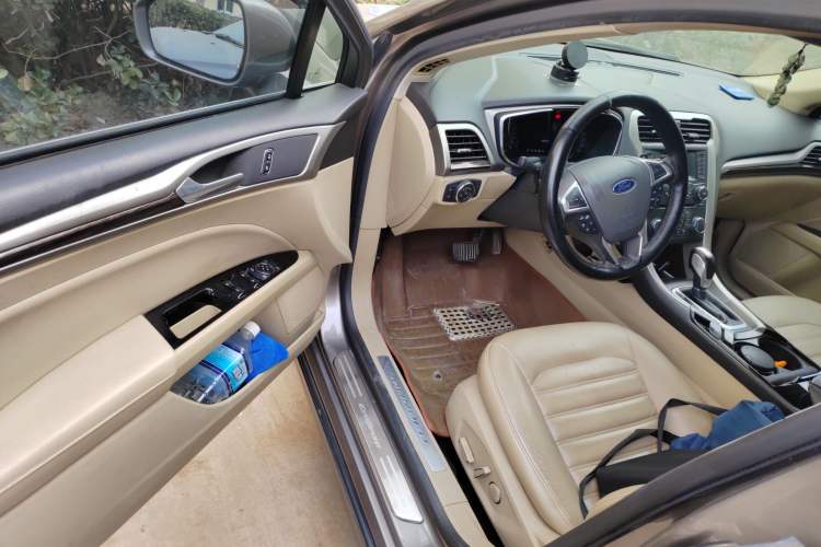 Used Ford Mondeo 2013 2.0L GTDi 200 Fashion Edition Driver Seat