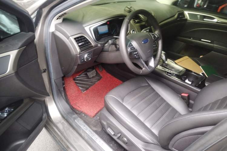 Used Ford Mondeo 2013 2.0L GTDi 200 Fashion Edition Driver Seat