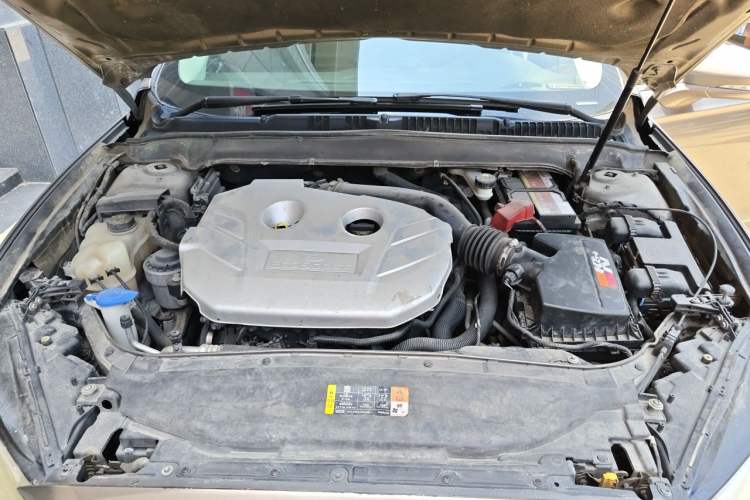 Used Ford Mondeo 2013 2.0L GTDi 200 Luxury Model Engine Bay