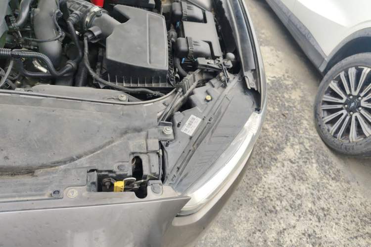Used Ford Mondeo 2013 1.5L GTDi180 Fashion Edition Engine Bay Left
