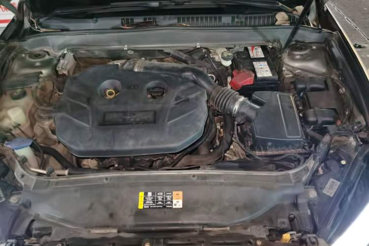 Used Ford Mondeo 2013 2.0L GTDi 200 Fashion Edition Engine Bay Left
