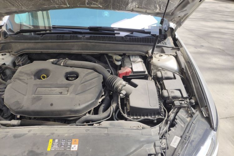 Used Ford Mondeo 2013 2.0L GTDi 200 Luxury Model Engine Bay Left