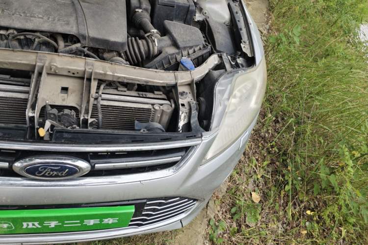 Used Ford Mondeo 2013 2.3L Luxury Model Engine Bay Left