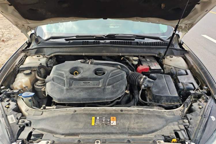 Used Ford Mondeo 2013 2.0L GTDi 200 Fashion Edition Engine Bay