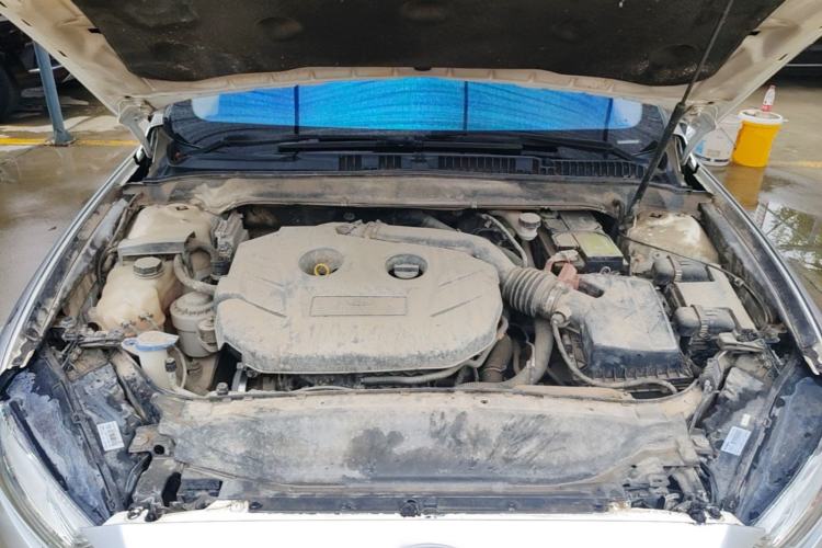Used Ford Mondeo 2013 2.0L GTDi 200 Luxury Model Engine Bay