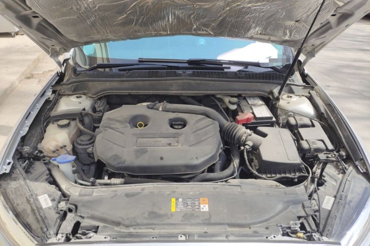Used Ford Mondeo 2013 2.0L GTDi 200 Luxury Model Engine Bay